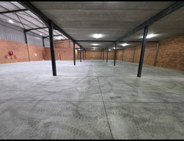 977M² WAREHOUSE TO LET IN ORMONDE